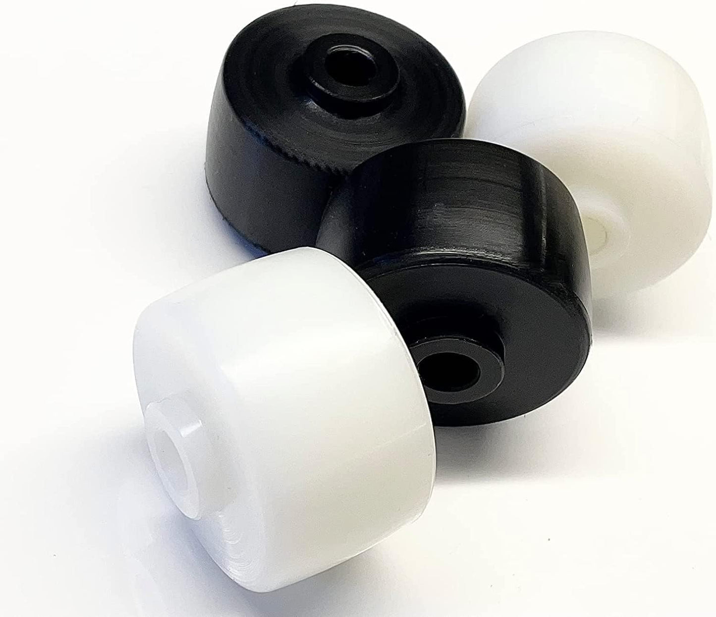 Entry pallet truck wheels