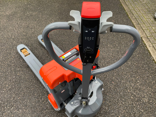 Pallet truck full electric