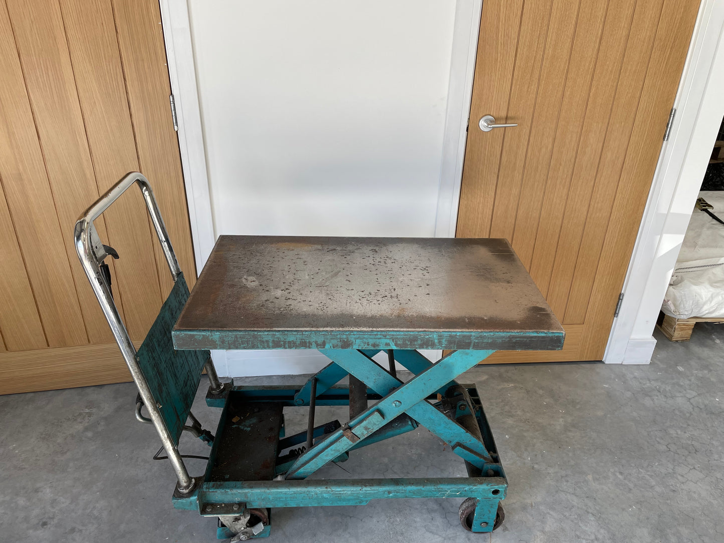 Scissor Table