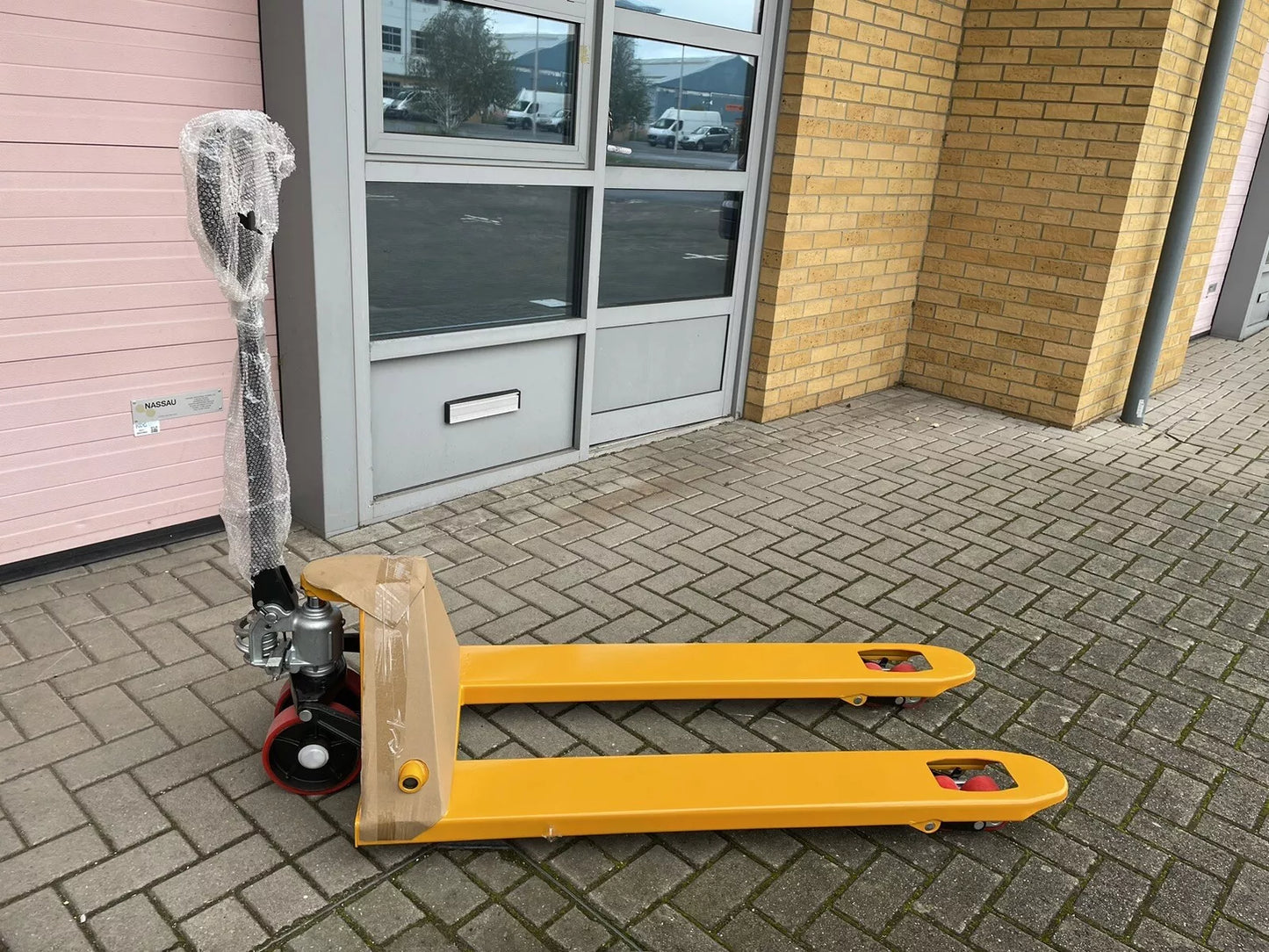 Pallet truck 2000kg Capacity