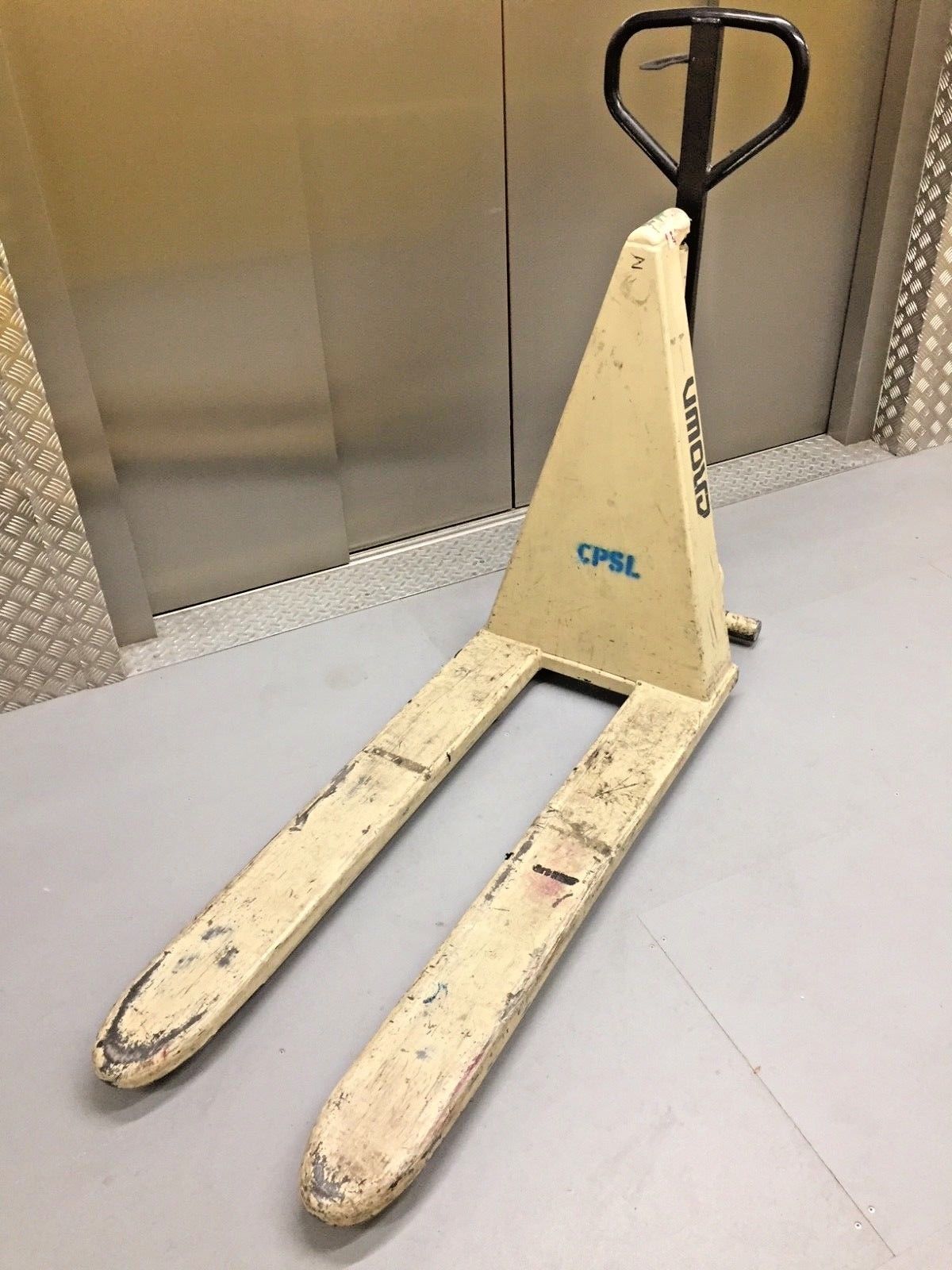 Pallet Lifter