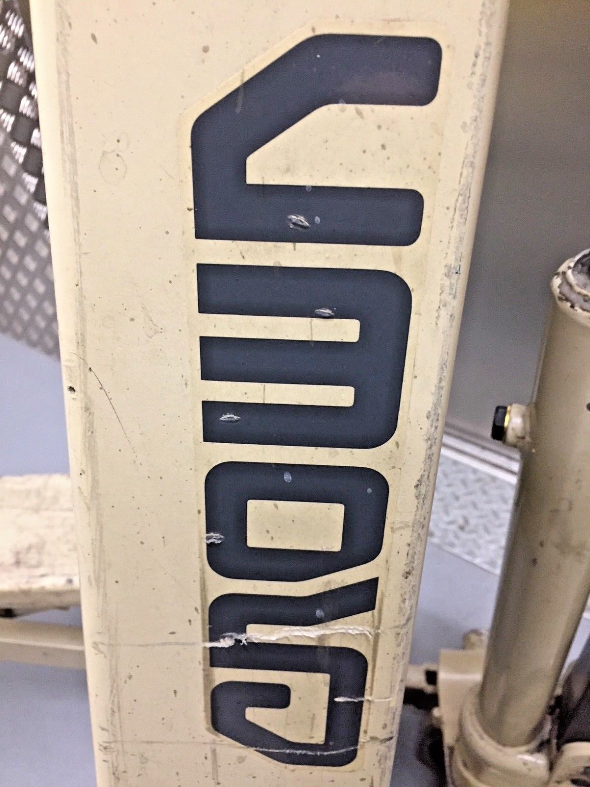 Crown Pallet Lifter