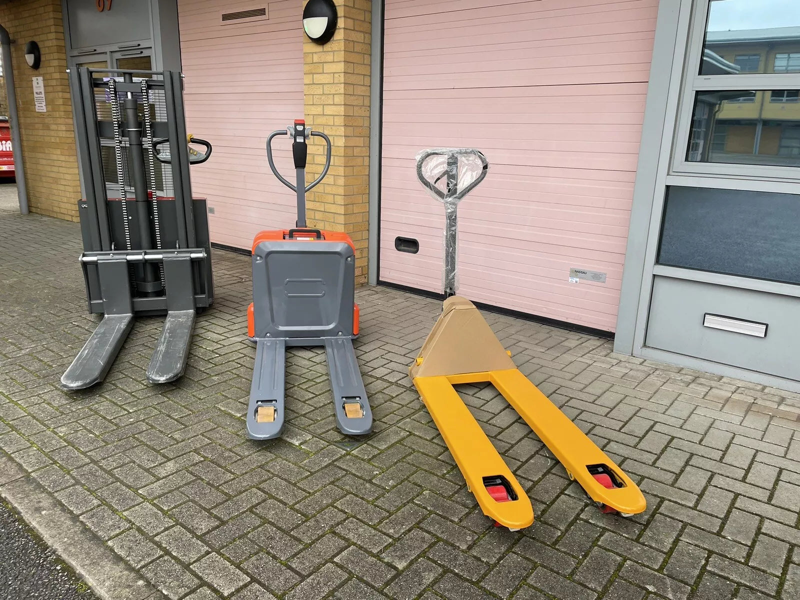 Pallet truck 2000kg Capacity