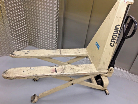 Crown Lifter Pallet Truck